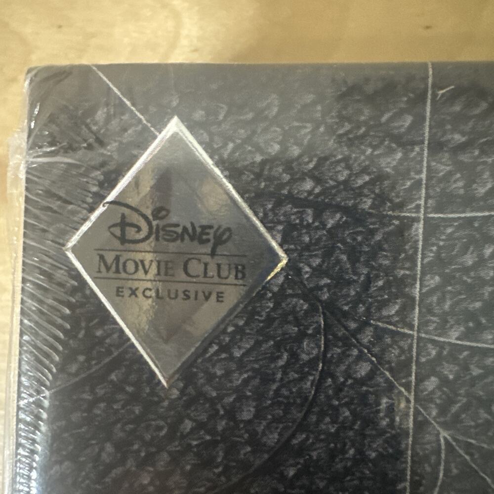 The Nightmare Before Christmas & Hocus Pocus Blu-Ray Disney Movie Club Exclusive - Picture 3 of 6